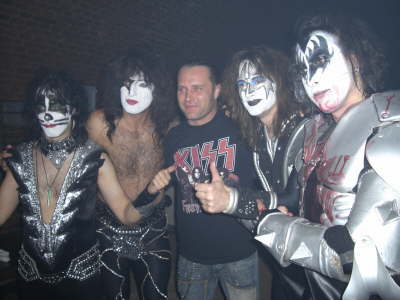 Kiss (12)